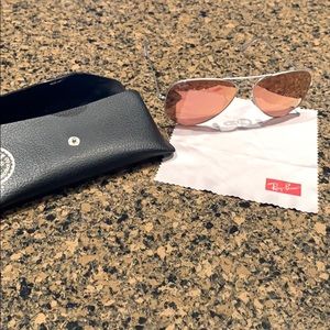 Ray Ban Aviator Sunglasses- Rose Gold
